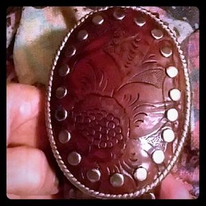 BROWN LEATHER BELT WITH MATCHING  LEATHER ORNATE B